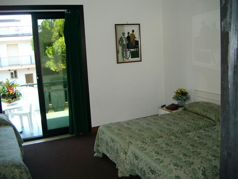 Hotel Aldebaran Lido di Jesolo Exterior foto